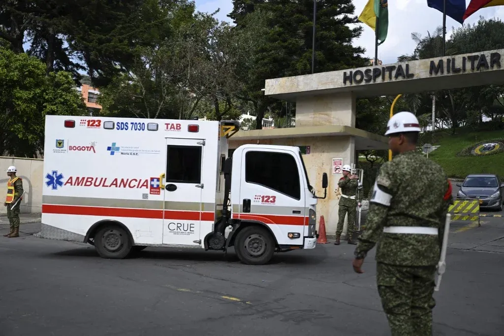 Felszállás közben lezuhant a kolumbiai légierő katonákat szállító gépe, 66-an biztosan meghaltak