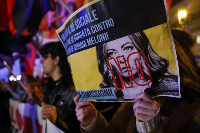 Az igazságszolgáltatási reformról szóló népszavazáson nemmel szavazók vonulnak fel Rómában 2026. március 23-án – Fotó: Matteo Minnella / Reuters