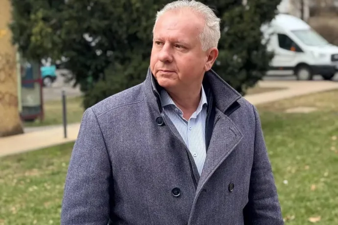 Pécsnek is elege lett, kitiltják a városból a gyűlöletkeltő plakátokat