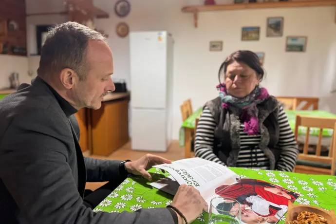 Kirakat-Erdély: érzelgős kampánykiadvánnyal próbálja meggyőzni az erdélyi magyarokat a Miniszterelnökség