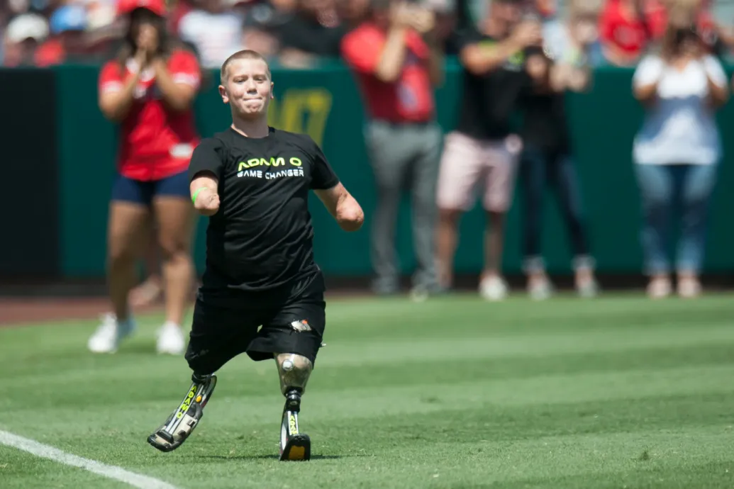 Vezetés közben lőhette agyon utasát egy férfi, akinek gyerekkorában minden végtagját amputálták