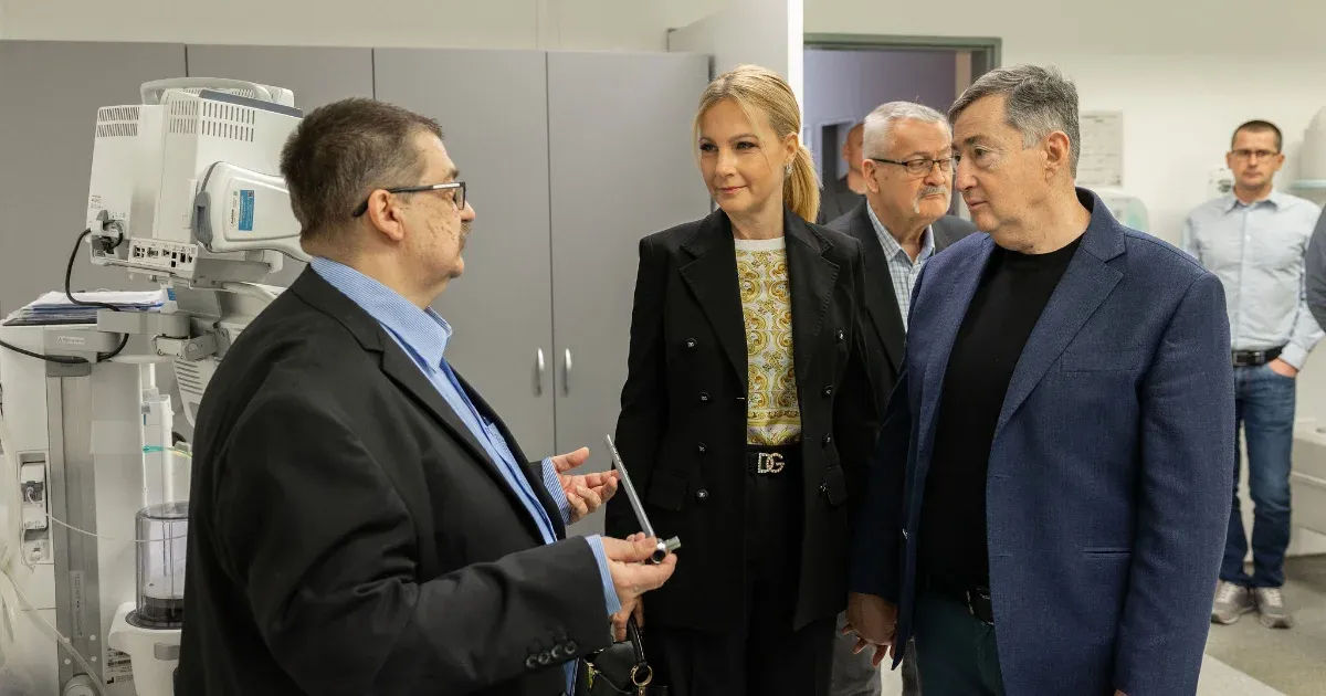 Ismét jótékonykodott Mészáros Lőrinc alapítványa, speciális ultrahangot vásároltak egy edelényi rendelőbe