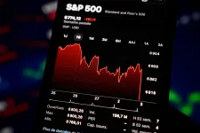 Valaki néhány perc alatt 20 milliárd forintot kaszált Trump hétfői bejelentésével