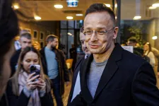 Tusk szégyennek nevezte Szijjártó beismerését