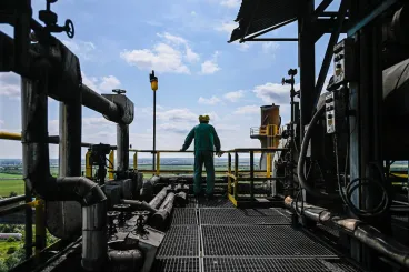 Amíg olajra és gázra építünk, addig minden közel-keleti konfliktus a mi válságunk is