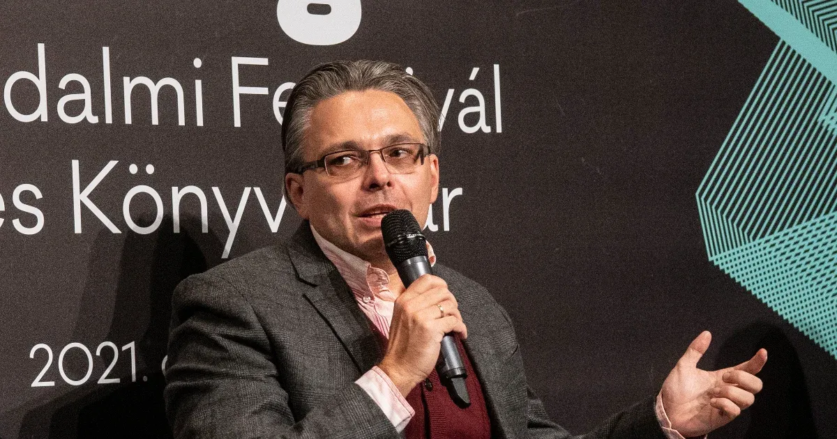 Dragomán György Szabó Bence századosról: Minden tiszteletem az övé és a bátor, névtelen informatikusoké