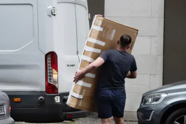 Tévé féláron, fülhallgató negyedáron? Nem mese, ilyen is létezik