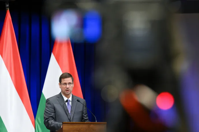 Gulyás Gergely: Kémkedés miatt tett feljelentést a kormány Panyi Szabolcs újságíró ellen