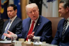 Trump az Ukrajnának szánt fegyverek átcsoportosításáról: Ilyet rendszeresen csinálunk