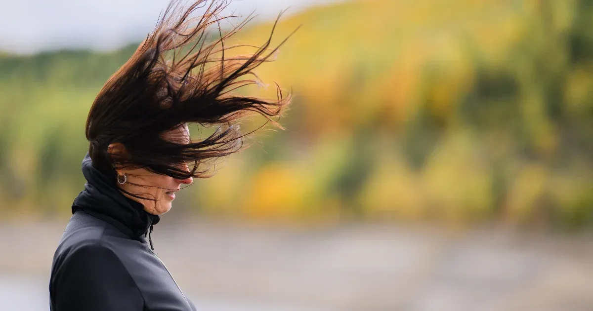 Narancssárga riasztás két vármegyében erős szél miatt.