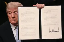 Donald Trump aláírása rákerül a dollárra