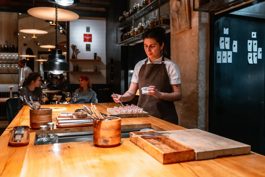 Nem minden menő konyha egyforma – milyen gyakornoknak lenni egy csúcsétteremben?