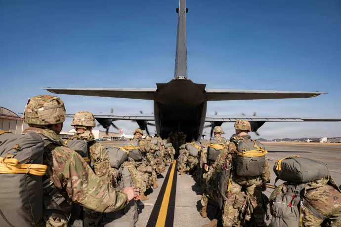 Amerikai ejtőernyősök gyakorlaton 2026. január 16-án – Fotó: Manuel Zamora törzsőrmester / USAF