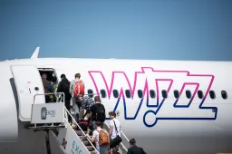 Újból vizsgálják a Wizz Airt, miután nem tudták megállapítani, felhagytak-e az utasok megtévesztésével