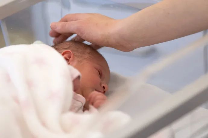 Csökkent születésszám, de a természetes népességfogyás is februárban