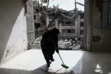 Már 1900-nál is több iráni halottja van a háborúnak