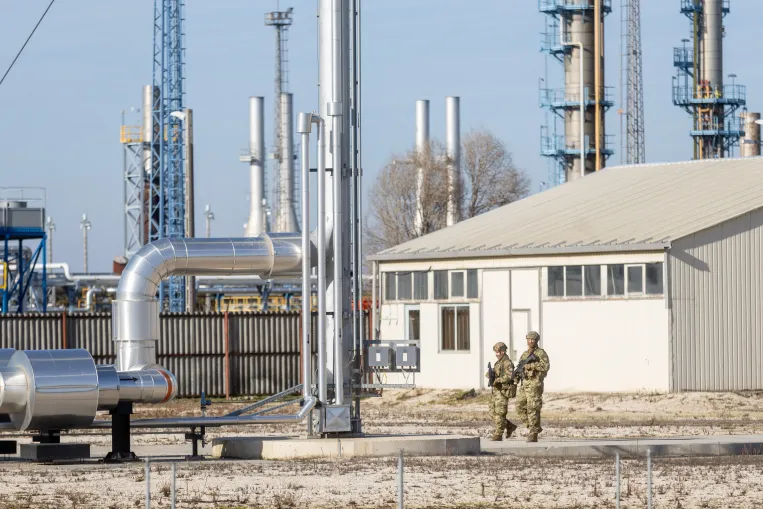 Szlovákiát gazdagítja a kormány az ukrán gáztilalommal, de más is pénzhez jut