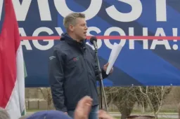 Magyar Péter megemlítette A szavazat ára c. filmet, majd mindenkit óva intett attól, hogy csalást kövessen el