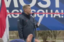 Magyar Péter megemlítette A szavazat ára c. filmet, majd mindenkit óva intett attól, hogy csalást kövessen el