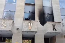 Molotov-koktélokat dobtak a prágai Orosz Ház épületére