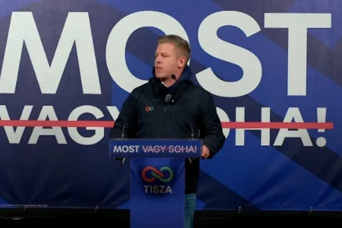 Magyar Péter reagált a győri balhéra, arra kért mindenkit, hogy kerüljék a Fidesz rendezvényeit