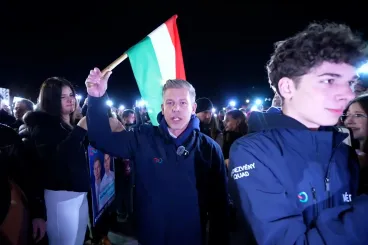 Magyar Péter reagált a győri balhéra, arra kért mindenkit, hogy kerüljék a Fidesz rendezvényeit