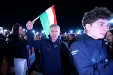 Magyar Péter reagált a győri balhéra, arra kért mindenkit, hogy kerüljék a Fidesz rendezvényeit