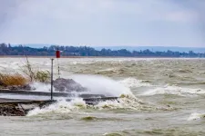 Legalább rendesen esne, ha már ilyen szeles, borult hétvégénk lesz