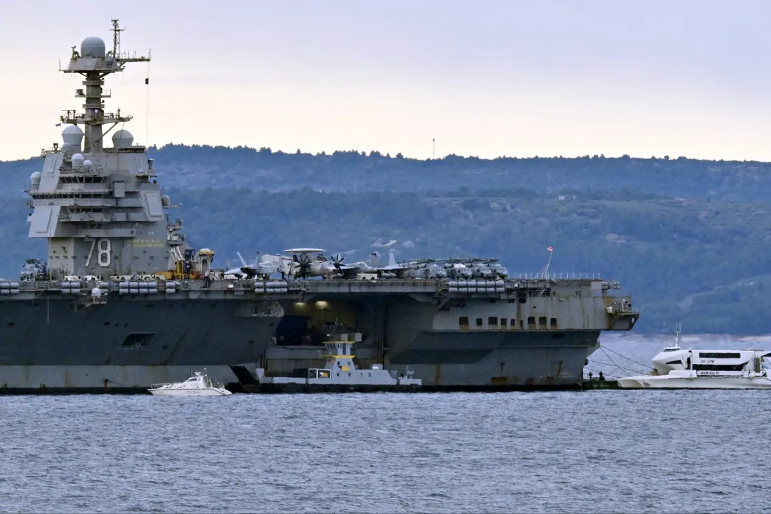 Több ezer amerikai tengerészgyalogos és tengerész érkezett a Közel-Keletre