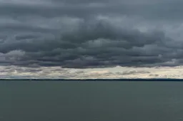 Orkánerejű, 119 km/h-s széllökést mértek a Balatonnál