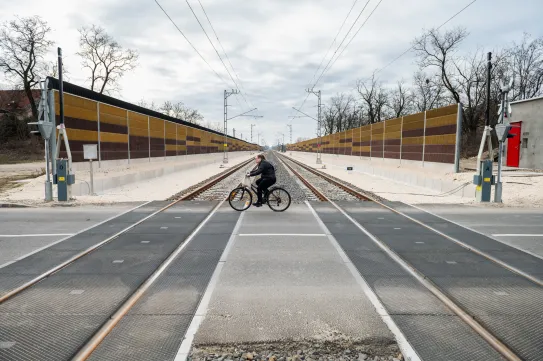 Felmondott két kulcsfontosságú szakértő, még nehezebb lesz a Budapest–Belgrád engedélyeztetése