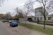 Egy budapesti gimnázium tanára szerint az igazgató nem engedi, hogy levetítsék a diákoknak az Itt érzem magam otthon című filmet a választások előtt