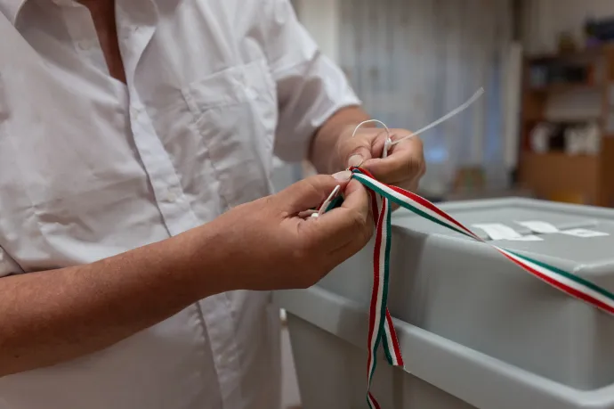 Nagyot néztek a helyiek, amikor megjelentek a fideszes alpolgármester rokonai a szavazatszámláló bizottság névsorában