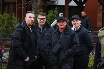 Hiába keccsöl Adolf, Kubatov árnyéka és Lázár biztosa, Orbán mégis kibillent