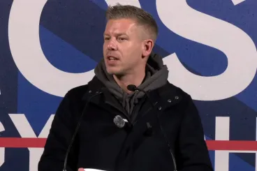 Magyar Péter: Mindenki nézze meg, hogyan csinált hülyét egy 19 éves srác a teljes magyar titkosszolgálatból