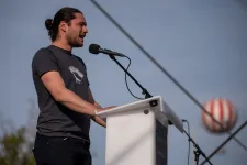 Ajánlóíveket foglalt le a rendőrség két budapesti kerületben, büntetőeljárást is indítottak