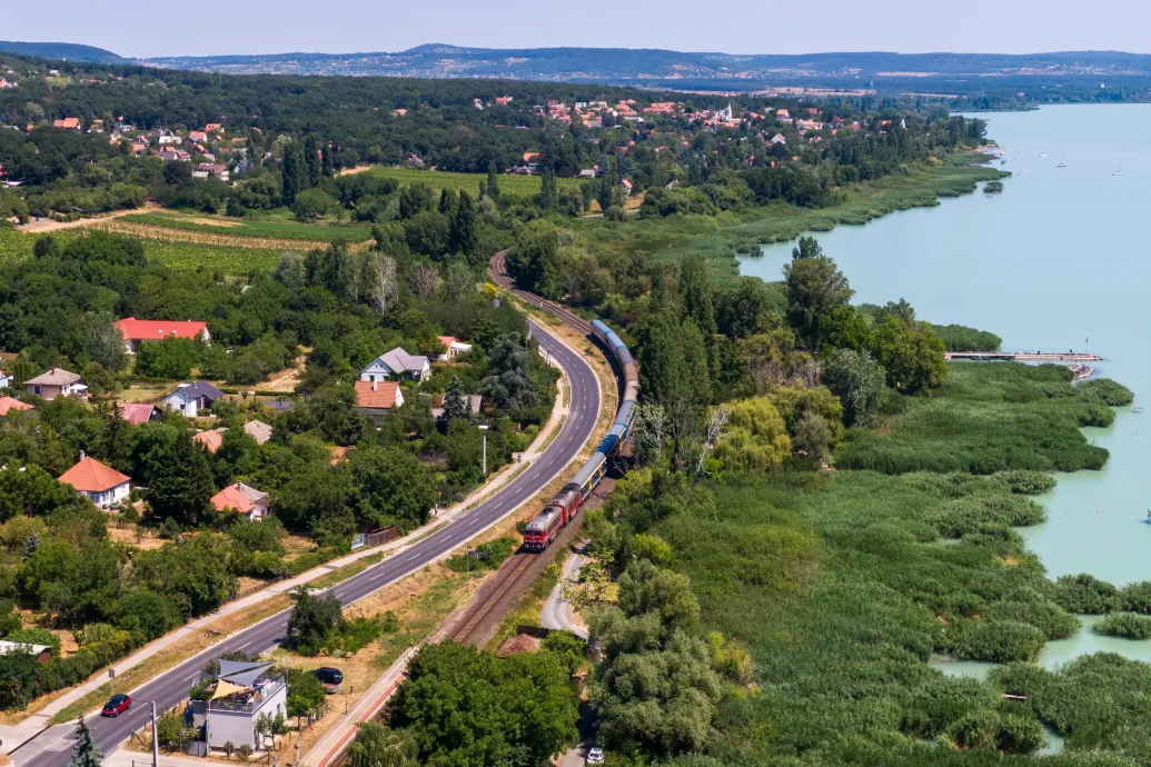 Komplett Balaton-felvidéki falvakat lehetne felvásárolni az ötös lottó hétvégi főnyereményéből