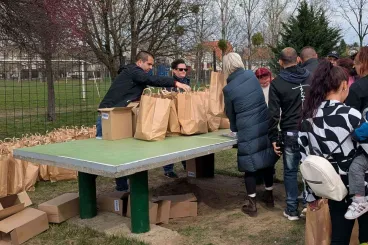A tiszás jelölt szerint a fideszes képviselőhöz köthető alapítvány iskolájából vihették kiosztani a lisztet borsodi lakosoknak