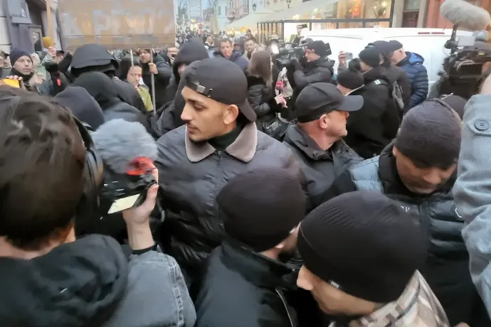 Part of the group preventing counter-protesters from entering the square in Győr where Orbán was speaking – Photo: Ágnes Sudár / Telex