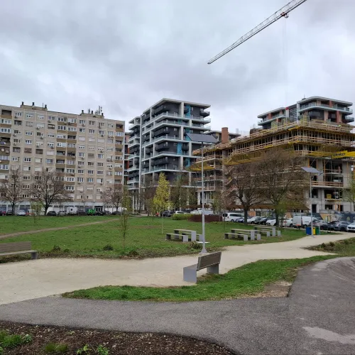 Elég baj, de a panellakótelepek mutatnak irányt az új lakóparkoknak