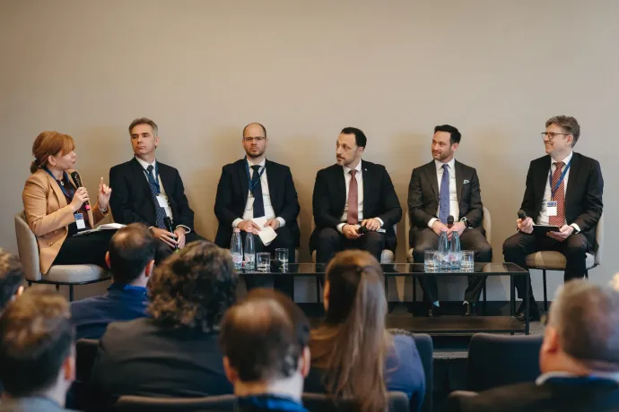 Balról jobbra: Kádár AndreaBeatrix, Horváth Ákos, Alföldy-Boruss Márk, Griljov Róbert, Robert Rudich és Aszódi Attila. Fotó: Peter Sorok