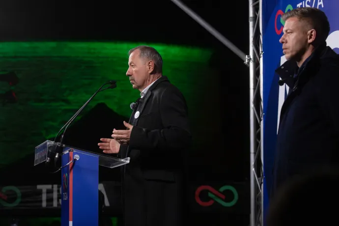 Gyulán, Ráki Zsolt helyi tiszás országgyűlési képviselőjelölttel – Fotó: Hevesi-Szabó Lujza / Telex