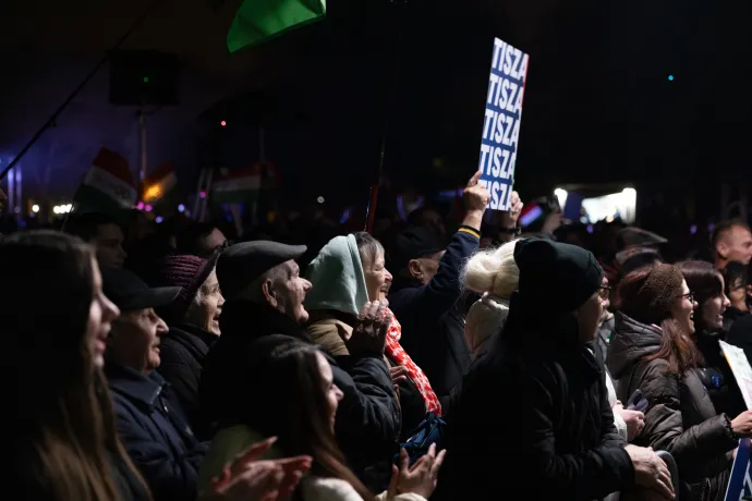 Gyulán, Ráki Zsolt helyi tiszás országgyűlési képviselőjelölttel – Fotó: Hevesi-Szabó Lujza / Telex