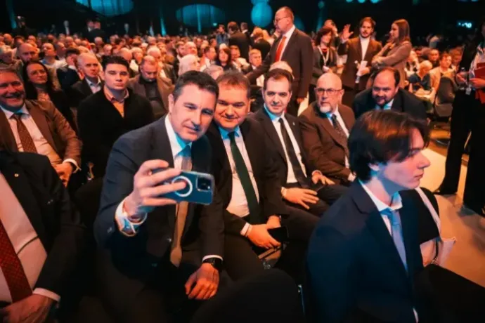 Kvóták, postások, buszok – az RMDSZ mindent megtesz, hogy szállítson két mandátumot a Fidesznek