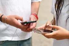 Az ausztrál tinik kétharmada a tiltás ellenére is tudta használni a közösségi médiát