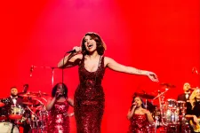 Évekig fogságban tartotta a lemezkiadója, egy hadüzenettel felérő lemezzel vágott vissza