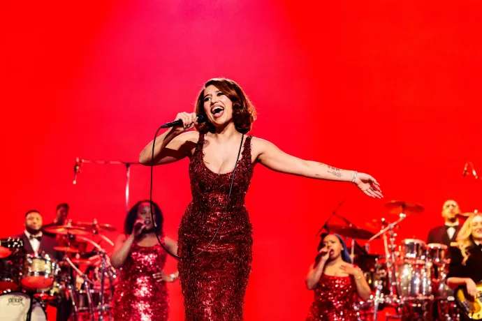 Évekig fogságban tartotta a lemezkiadója, egy hadüzenettel felérő lemezzel vágott vissza