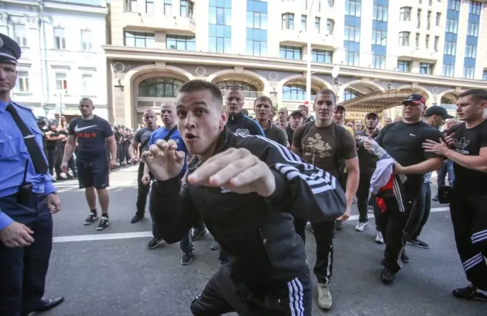 Vagyim Tyitusko és társai 2013 májusában Kijevben újságírókat támadtak meg – Fotó: Vladiszlav Sodel