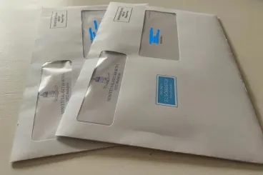 Féltik a szavazataikat: több erdélyi Tisza-szavazó személyesen viszi a borítékját Magyarországra