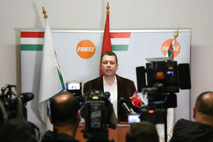Menczer nem hisz a kormányközeli Nézőpontnak, de azt elismerte, még 7-8 ezer szavazóra van szüksége